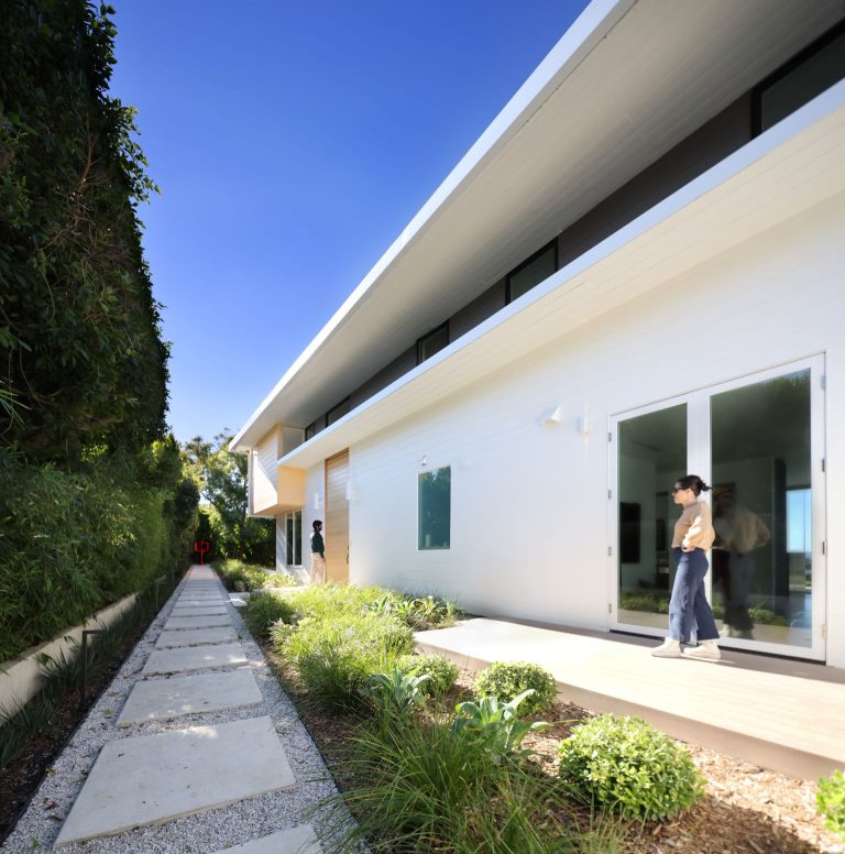 01 Entrance Side.jpg 768x776