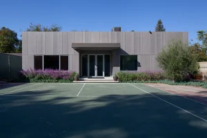 11 1038 exterior full frontal 300x200