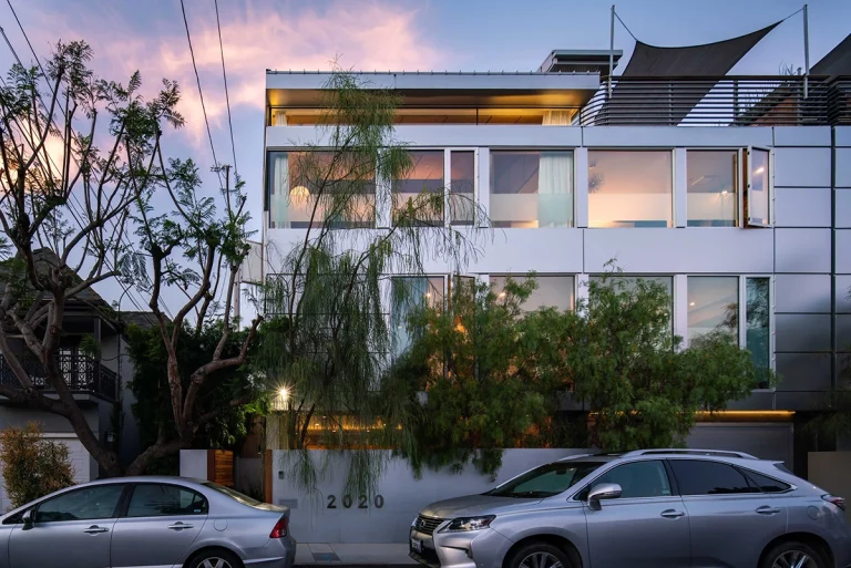 DSC4572WebRes 768x513