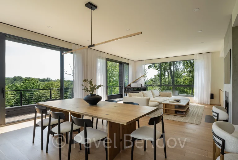 2025PB14 5947 768x516